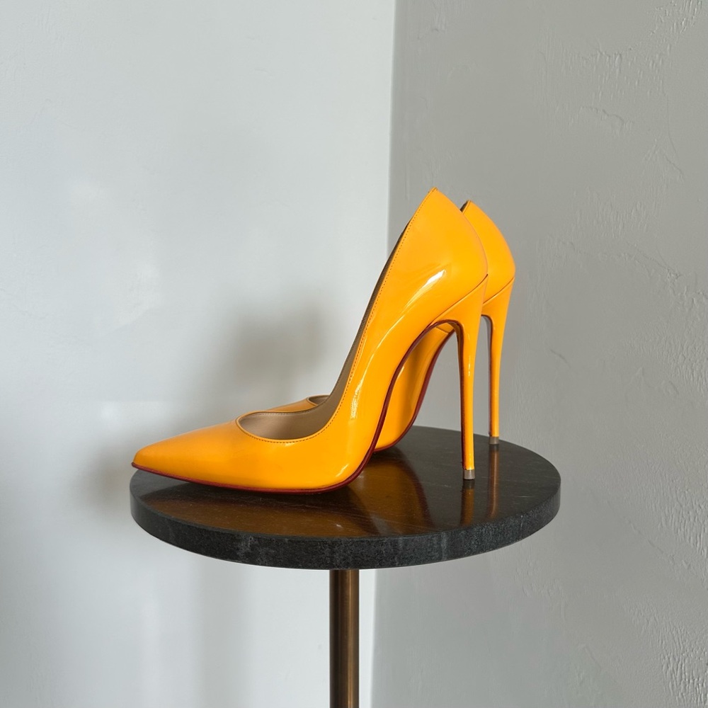 Christian Louboutin So Kate 120 Full Moon